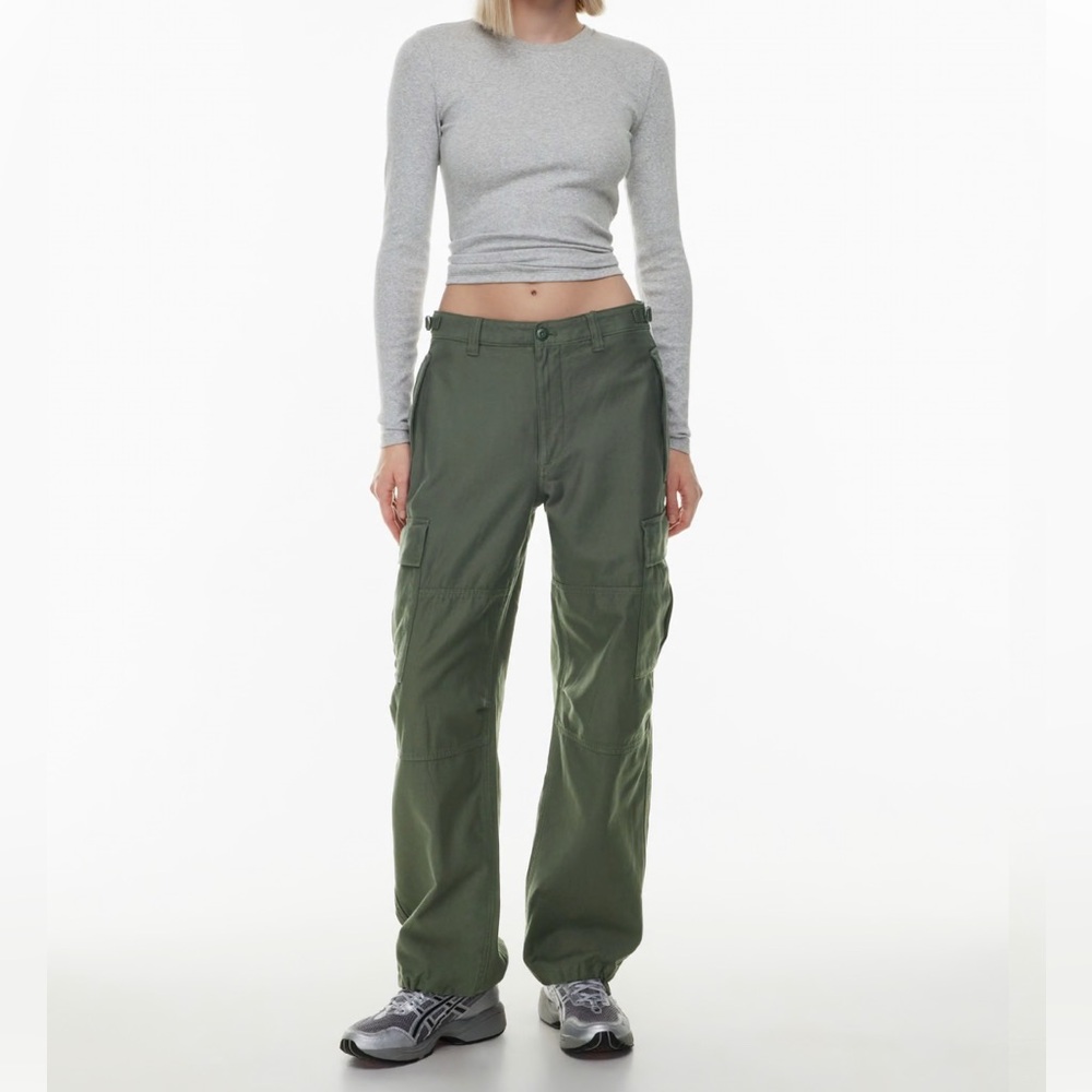 TNA Aritzia Cargo Pants size 4